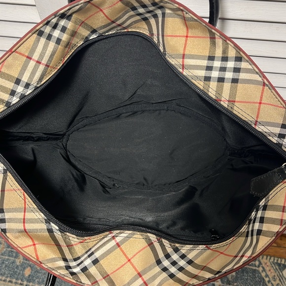 Burberrys of London Blue Label - Burgundy Vintage tote w/ COA -PRICE FIRM - Picture 7 of 8